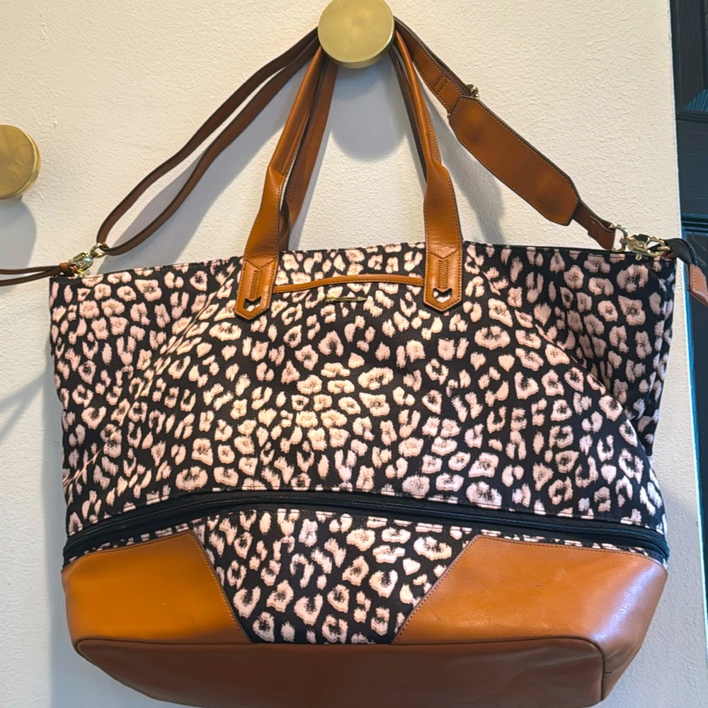 Stella and Dot Famous Getaway Bag